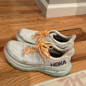 hoka Clifton 8